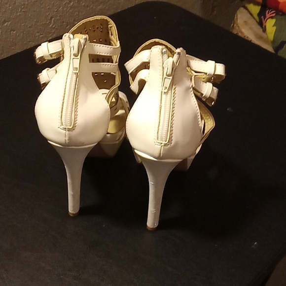 Caged open toe Pumps - Picture 4 of 8